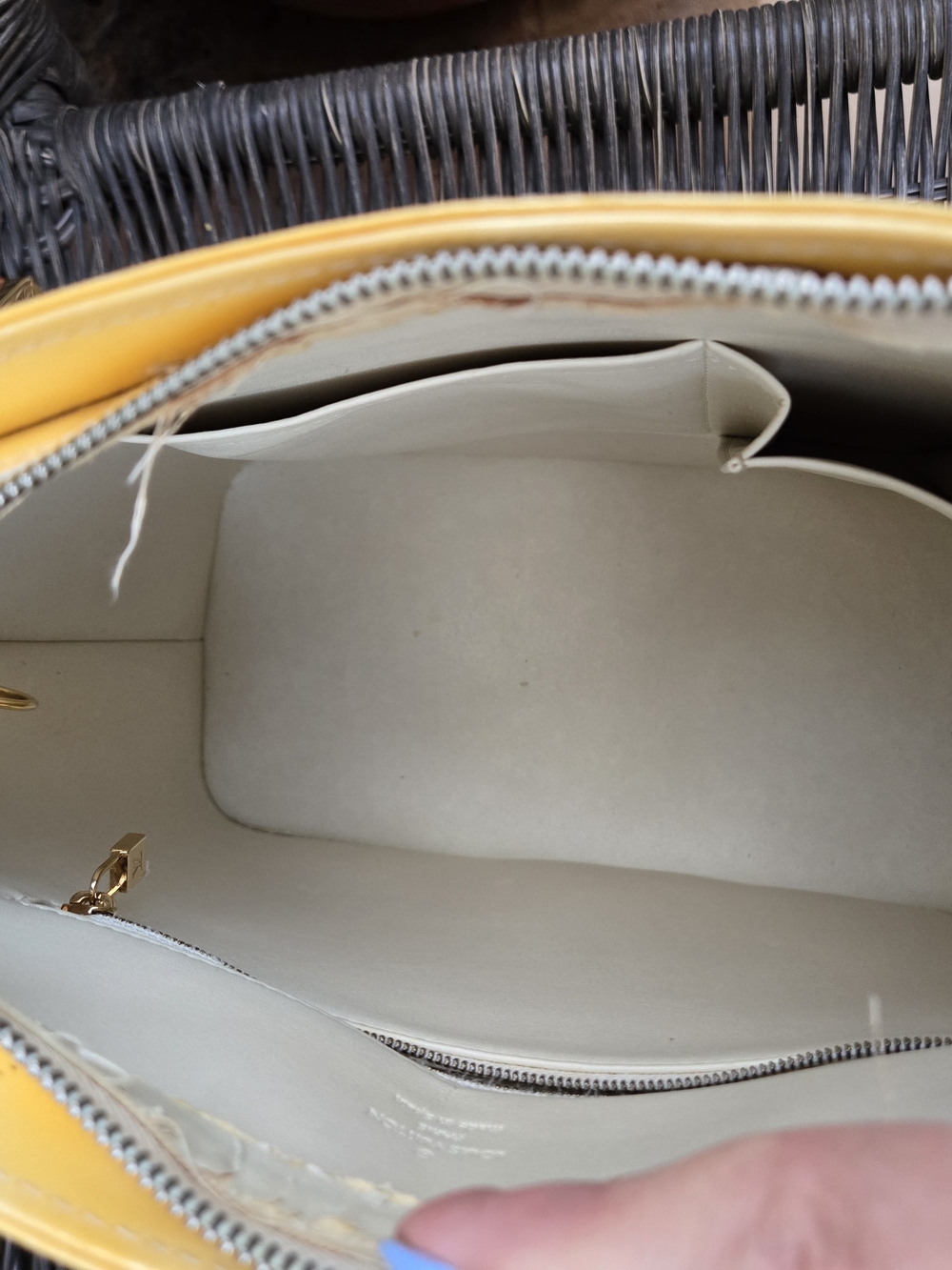 Authentic Louis Vuitton Yellow Houston Vernis Empriente Leather Tote Bag - Picture 15 of 17